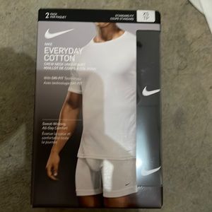 Nike mens everyday cotton t shirt 2 pack XS brand new